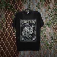 M - Vintage / Y2K 2000's Front Print Smoking Skull Poker Tee