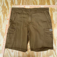 38 - Vintage y2k union bay khaki carpenter 2000s cargo shorts