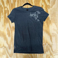 Vintage y2k hurley grunge femme/womens flower grunge t-shirt