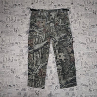 38 - Vintage Y2K Yukon gear real tree baggy carpenter pants