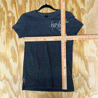 Vintage y2k hurley grunge femme/womens flower grunge t-shirt