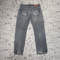 34x32-Vintage Y2K Levi’s 501 slightly distressed faded jeans