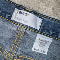 Vintage y2k levis baggy fit light wash faded 00s denim jeans