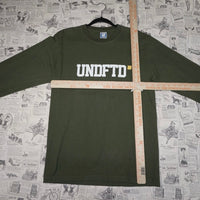 Small -undefeated essential long sleeve green T-shirt UNDFTD
