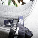 XL- Vintage / Y2K 2000’s two-tone GAP knitted V-neck sweater