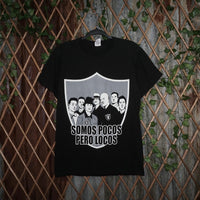 Medium - Vintage Y2K Raiders Somos Pocos Pero Locos t-shirt