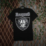 Medium - Vintage Y2K Raiders Somos Pocos Pero Locos t-shirt