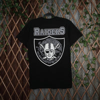 Medium - Vintage Y2K Raiders Somos Pocos Pero Locos t-shirt