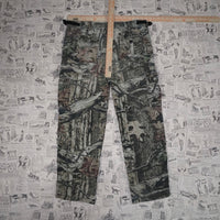 38 - Vintage Y2K Yukon gear real tree baggy carpenter pants