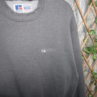XL- Vintage / Y2K 1990’s Russell embroidered sweatshirt