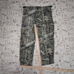 38 - Vintage Y2K Yukon gear real tree baggy carpenter pants