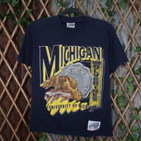 M - Vintage Y2K Capital Graphics T-Shirts description - Blue - M