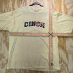 Vintage y2k cinch floral spellout 1990s/2000s creme t-shirt