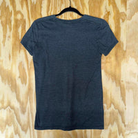 Vintage y2k hurley grunge femme/womens flower grunge t-shirt